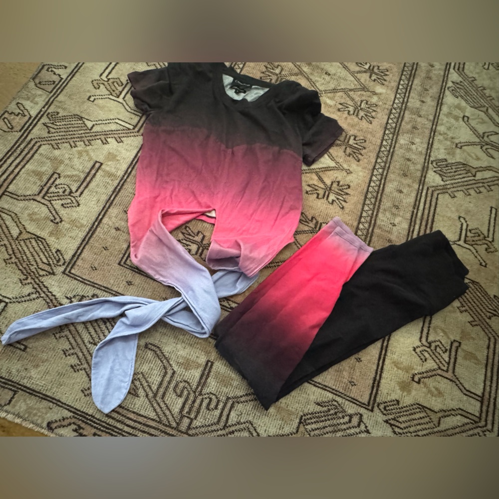 Carbon38 Black Ombré Wrap Tee and Leggings Set